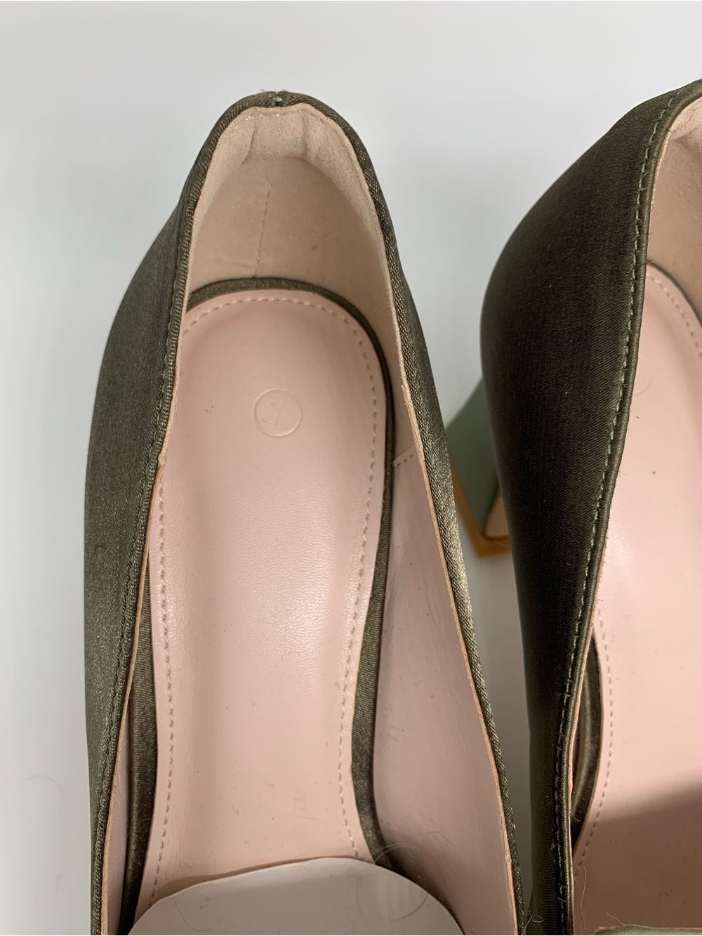 Classic Pointed-Toe Green Leather Block Heel Pumps - Picture 4 of 6